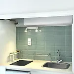 Lumineux & Spacieux, Neuf, Grand Lit Apartamento